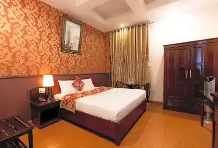 Mai Vang - 12