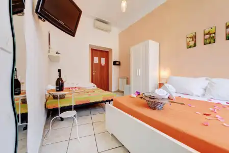 In the Center Guesthouse - 3