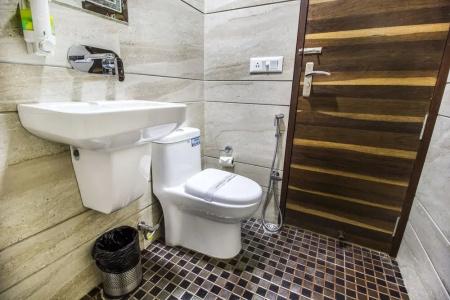 FabPrime Sapphire Inn - 19