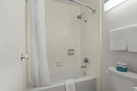 Vagabond Inn Executive Old Town - 66