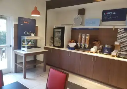 Holiday Inn Express Tampa N I-75 - University Area by IHG - 17