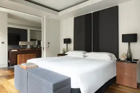 Grosvenor House Suites - 2