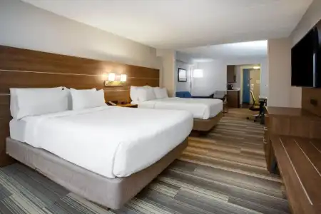 Holiday Inn Express & Suites Fort Wayne by IHG - 60