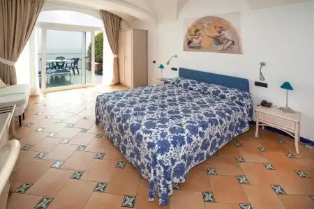 Bellevue Suite - 80