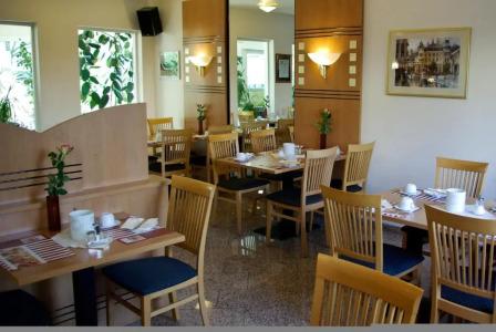 Airport BusinessKöln - 8