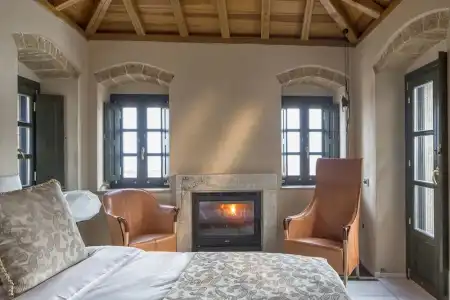 Moni Emvasis Luxury Suites - 37