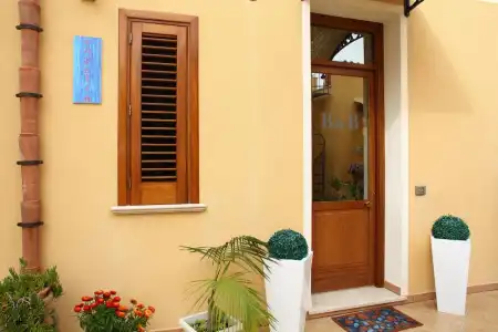 Coralia Bed and Breakfast - 0