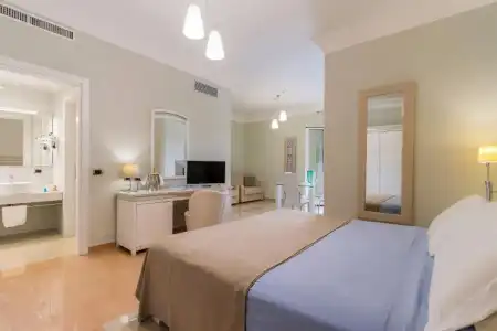 Victoria Palace & Zen Wellness - 100