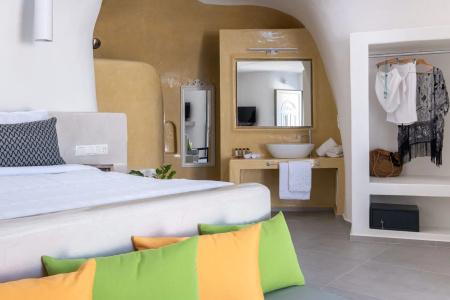 Santoterra Antigua Suites - 65