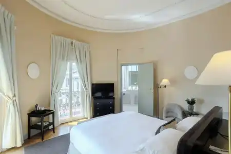 Cavendish - 49