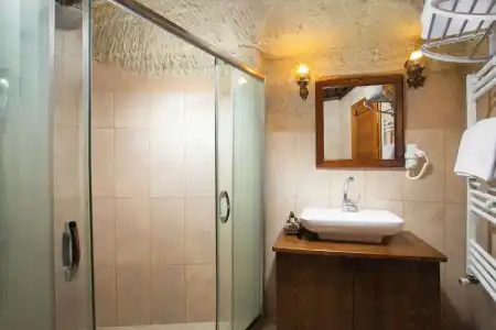 Sarnich Cave Suites - 28