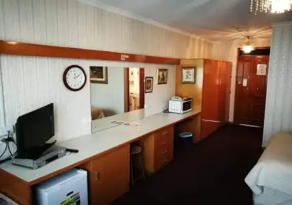 Motel Mayfair on Cavell - 15