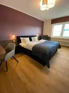 Schütz - 24
