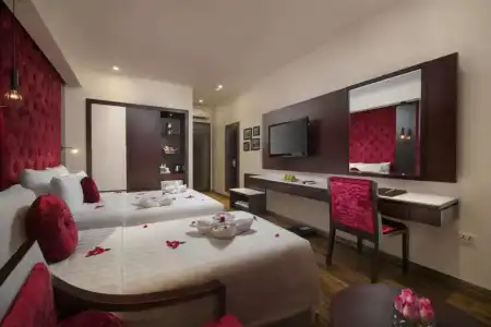 Serene Boutique & Spa - 29