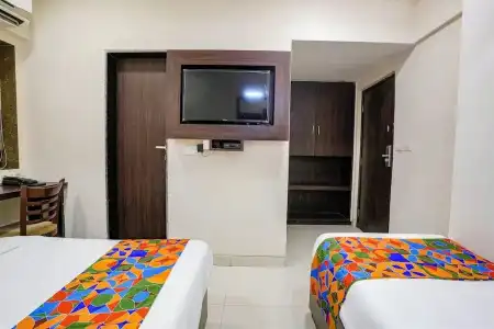 Kamran Residency - Near US Embassy - 24