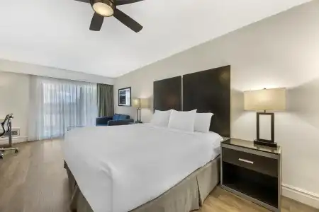 Best Western Pier Point Inn - 93