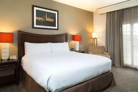 DoubleTree Suites by Hilton Lexington - 6