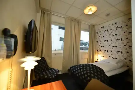 Sverre - 33