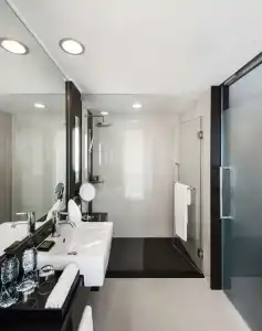 Radisson Suites Bangkok Sukhumvit - 44
