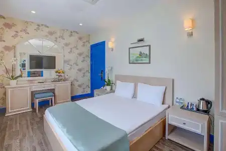 Queen Aphrodite - 15