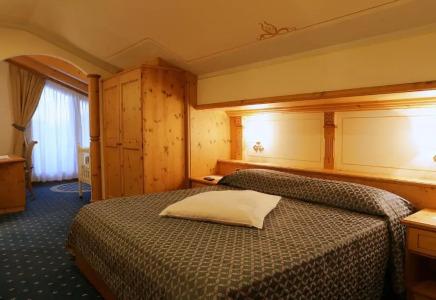 Belvedere & Paradise Club Center - 45