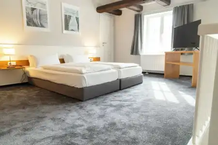 Schiefer Suite & Apartments - 53