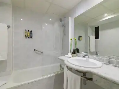 H10 Delfín - Adults Only - 11
