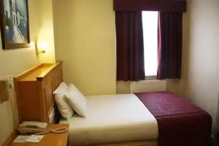 Days Inn by Wyndham London Hyde Park - 16
