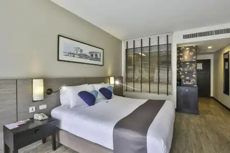 Deevana Plaza Phuket - 8
