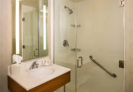 Springhill Suites New York Laguardia Airport - 5