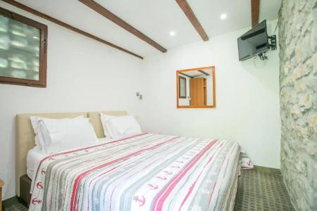 Garden Apartment - 118