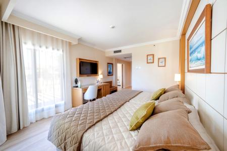 PortAventura - Includes unlimited access PortAventura Park & 1 access Ferrari Land - 5