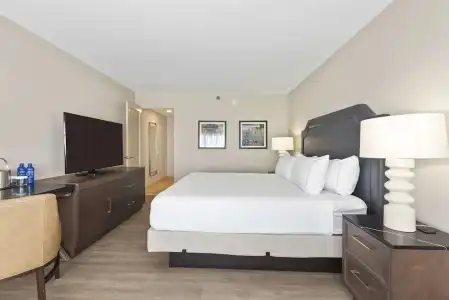 DoubleTree by Hilton Columbus - 64