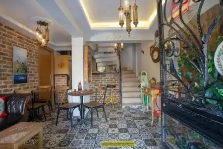 Sofia Corner - 41
