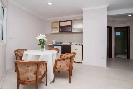 Open Sea Luxury Apartments - 18