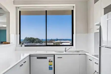 Burgess @ Kings Beach Apartments - 43
