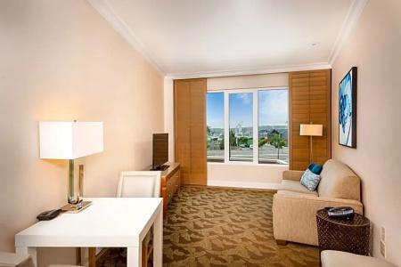 DoubleTree by Hilton San Diego Bayside - 176