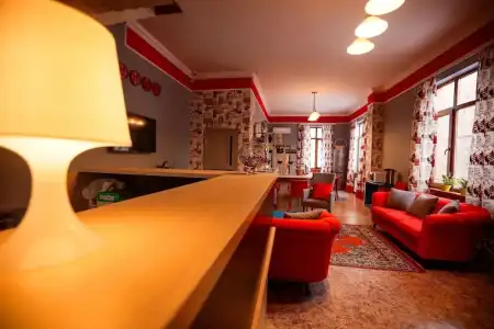 Mountain Road Hostel - 9