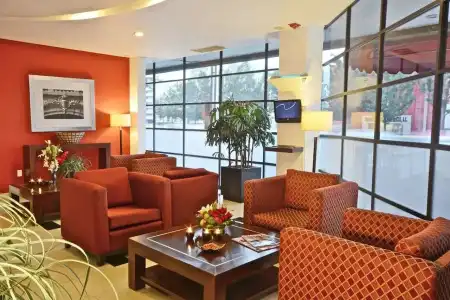 & Suites PF - 11