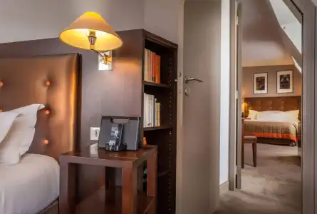 Le 12 - 33