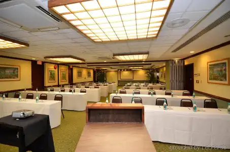 Best Western The Plaza Honolulu Airport - Free Breakfast - 26