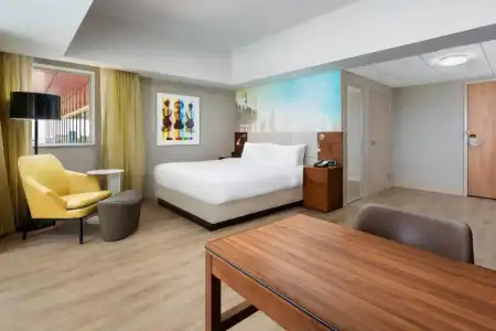 Courtyard by Marriott Santa Monica - 37