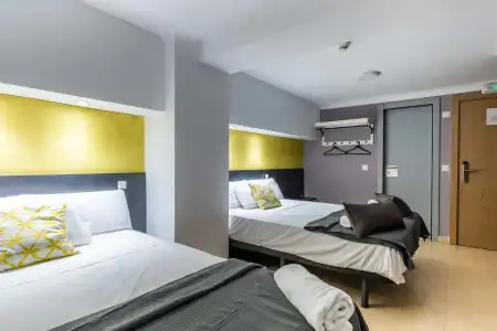 Sun & Moon Hostel - 14