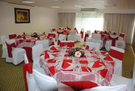 & Suites PF - 21