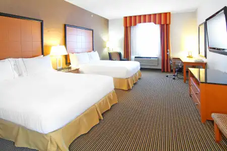 Holiday Inn Express & Suites Calgary S-Macleod Trail S by IHG - 2