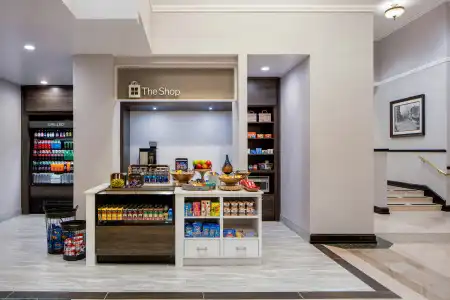 Hilton Garden Inn Jackson Downtown - 10