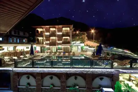 Otel Azmakhan - 18