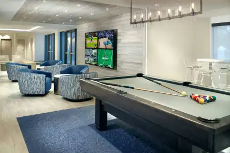 Courtyard by Marriott Miami Coconut Grove - 21