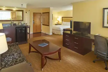 Hilton Raleigh North Hills - 51