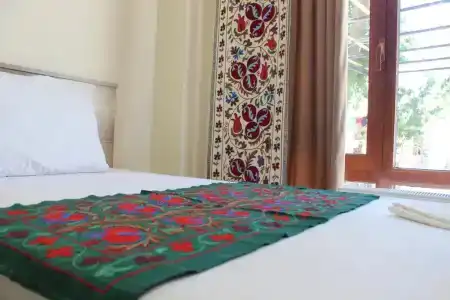 Guest House Ruslan Nurata & Tours - 4